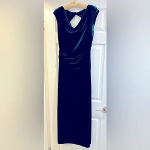 Emerald green long velvet dress! So in love with it, it’s hard to part.